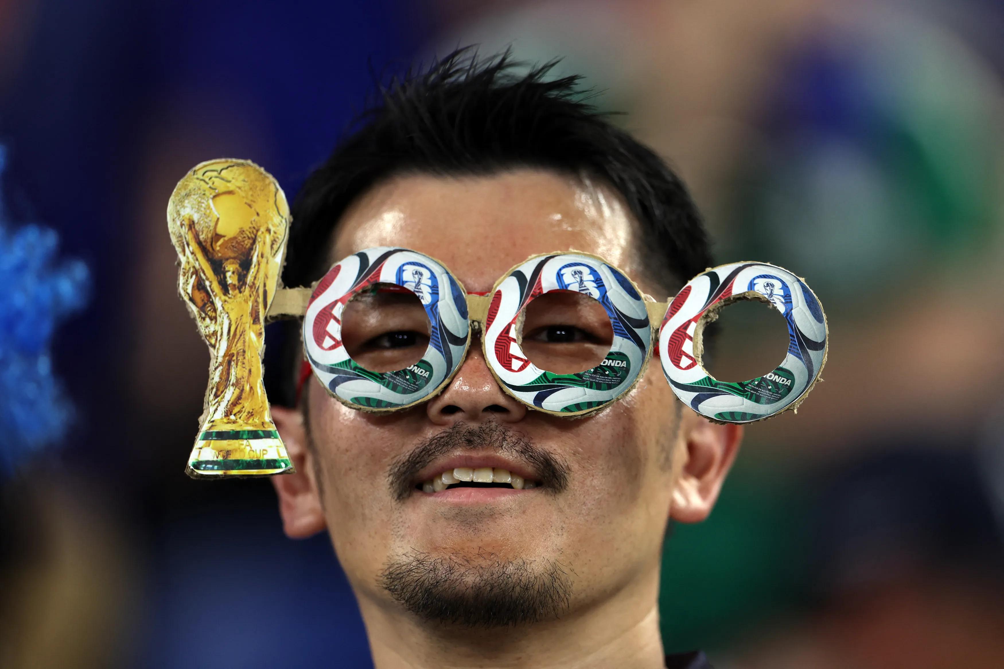 7 Visual Highlights From Matchday 10: Artemis II Astronauts, a 94th-Minute Winner, and 1,000th Match Celebrations